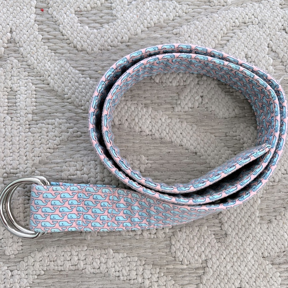 Vineyard Vines whale print belt